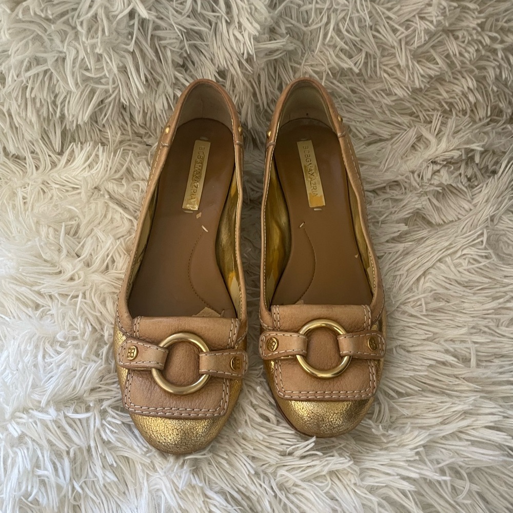 BCBG Tan and Gold Loafers with Buckle
